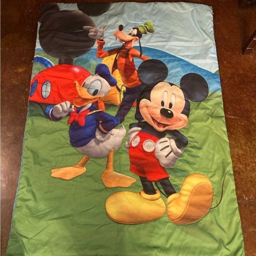 Toddler bed size Mickey Mouse Disney Blanket/Comforter.
